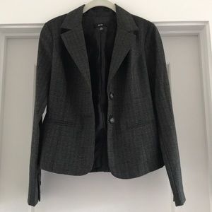 Woman’s suit jacket/blazer